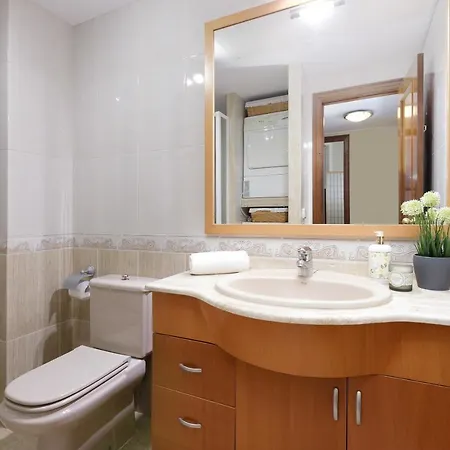 Lets Holidays Pool Beach Apartment *
